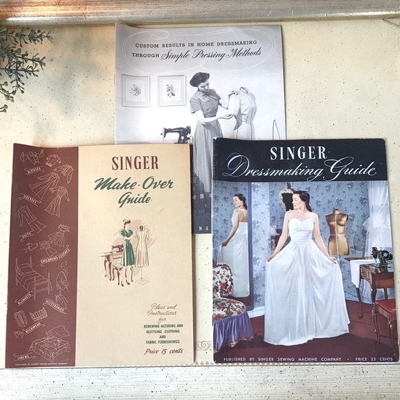 Three Vintage 1940’s singer sewing magazines - Picture 1 of 8
